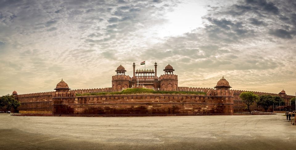 From Delhi: Taj Mahal Sunrise and Old Delhi Walking Tour - Itinerary Details
