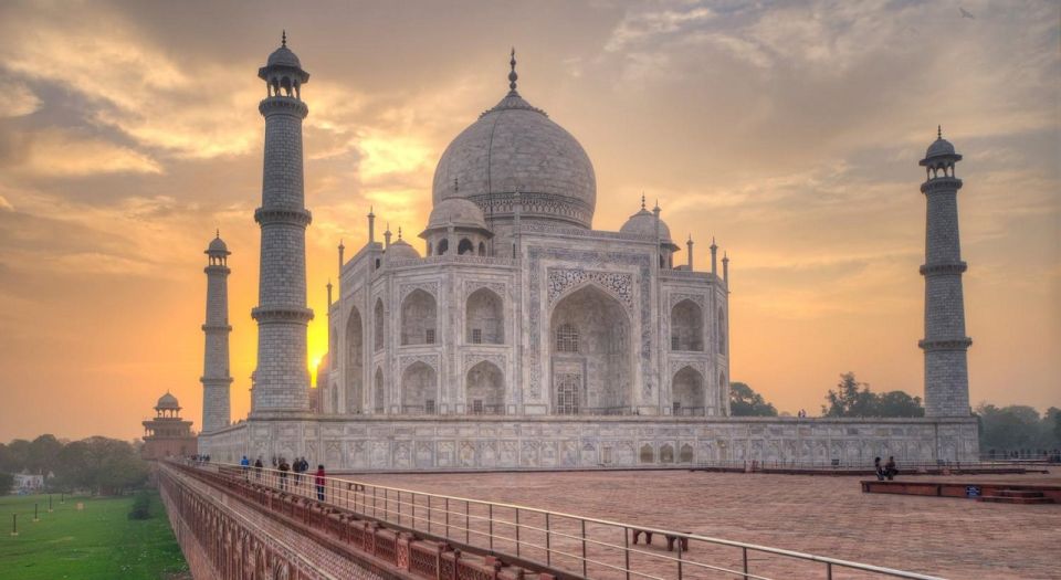 From Delhi: Taj Mahal Sunrise Tour With Private Car - Detailed Itinerary