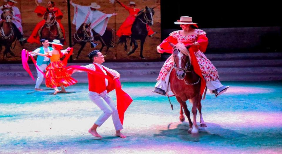 From Lima: Dinner Show & Paso Horses - Vibrant Performances