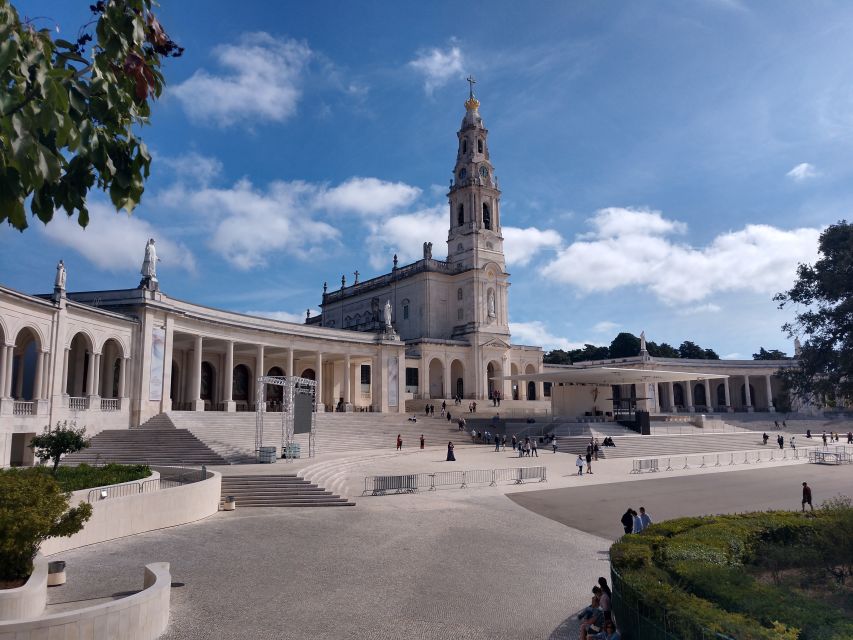 From Lisbon: Fátima Half-Day Shrine and Basilica Tour - Highlights