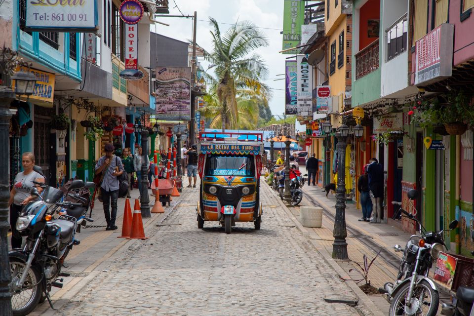 From Medellín: Guatapé and Piedra Del Peñol Guided Tour - What to Expect