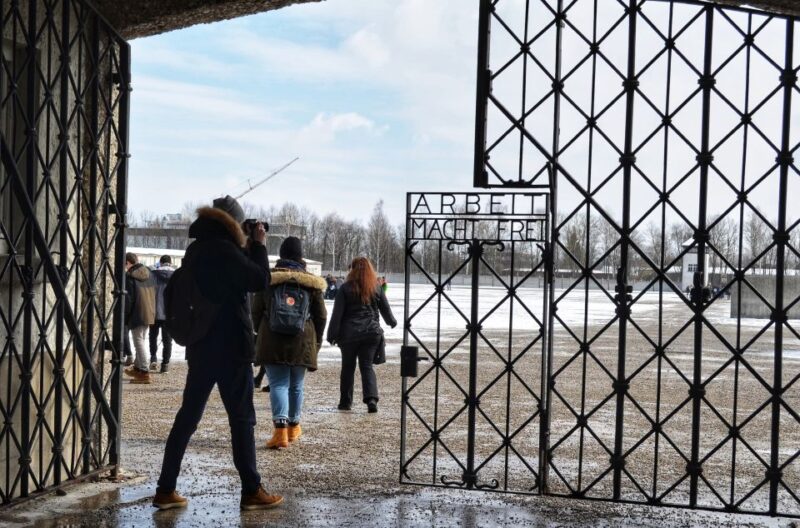 From Munich: Dachau Memorial Site Tour in Spanish - Tour Highlights