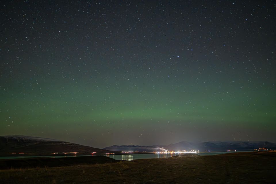From Reykjavik: Christmas Day Northern Lights Tour - Experience Highlights