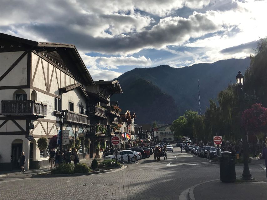 From Seattle: Day Trip Through The Cascades to Leavenworth - Transportation and Pickup Options