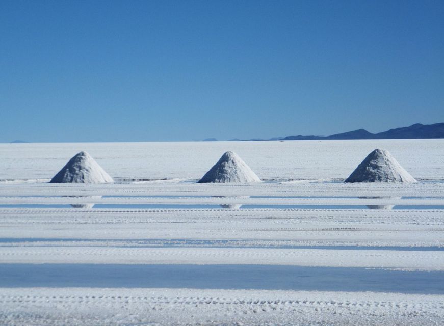 From Sucre: Uyuni Salt Flat Tour 2 Days 1 Night - Detailed Itinerary