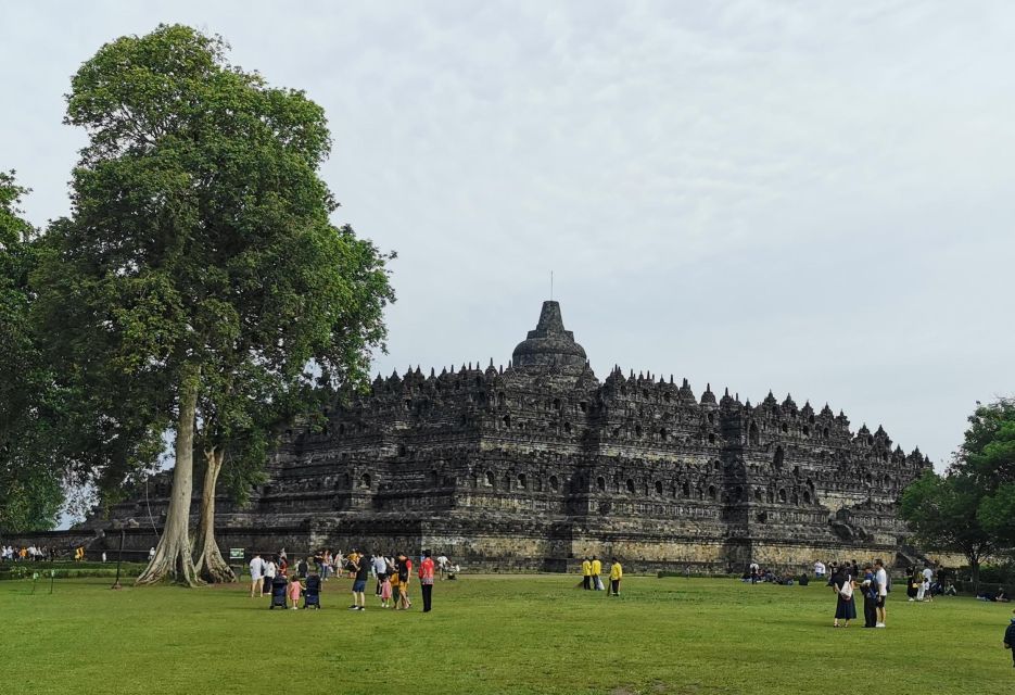 From Yogyakarta: Merapi Sunrise, Borobudur, & Prambanan Tour - Exploring the Borobudur Temple