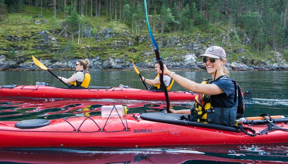 Geiranger: Kayak Tour With Guide - Experience and Highlights