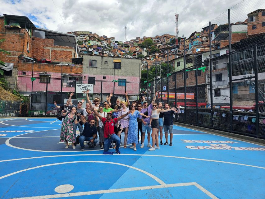 Graffiti Tour Comuna 13 (Private Tour With Transportation) - Detailed Itinerary