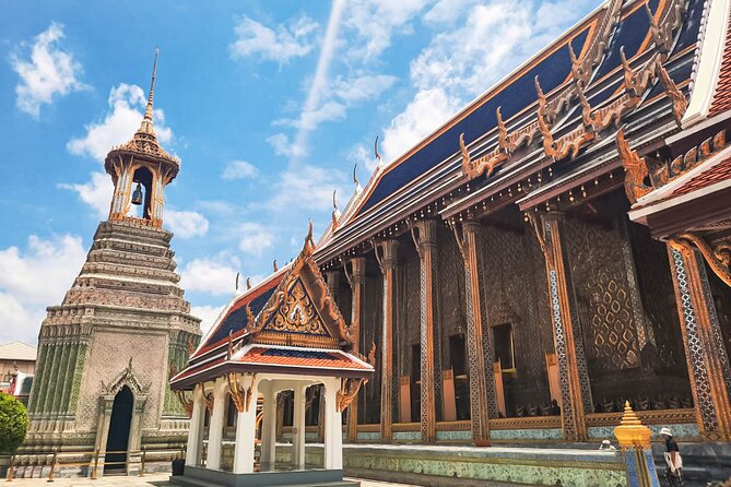 Grand Palace & Wat Phra Kaew Must-visit Guided Walking Tour - Accessibility and Recommendations