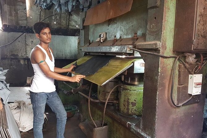 Group Tour of Dharavi Slum Walk With Local Guide - Inclusions and Exclusions