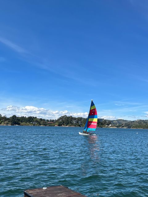 Guatape Antioquia: Discover Guatape Antioquia in a Sailboat - Sailing Experience Details