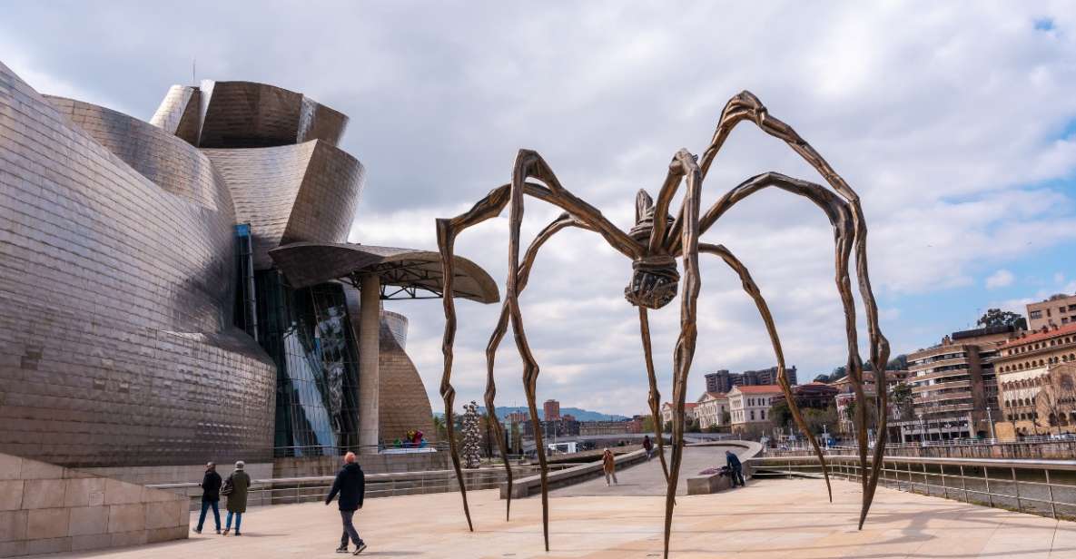 Guggenheim Museum Bilbao Private Tour With Official Guide - Experience Highlights