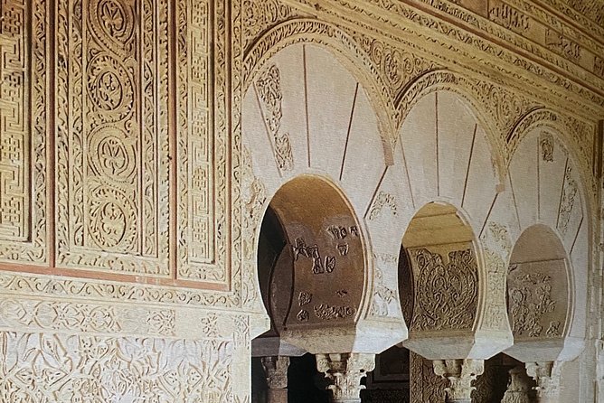 Guided Tour of Medina Azahara in Spanish With Bus. Official Guides - Shuttle Transfers Explained