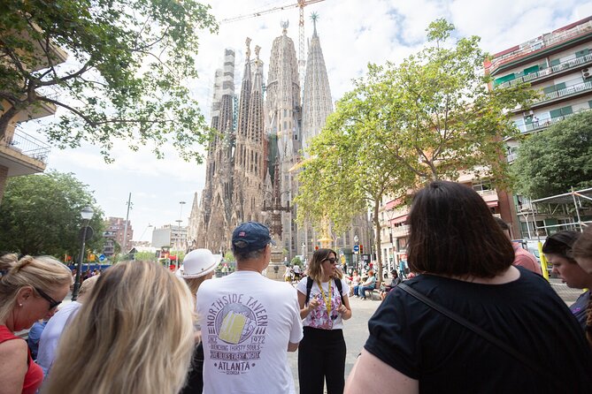 Guided Tour Sagrada Familia and Park Guell - Meeting Points and Logistics