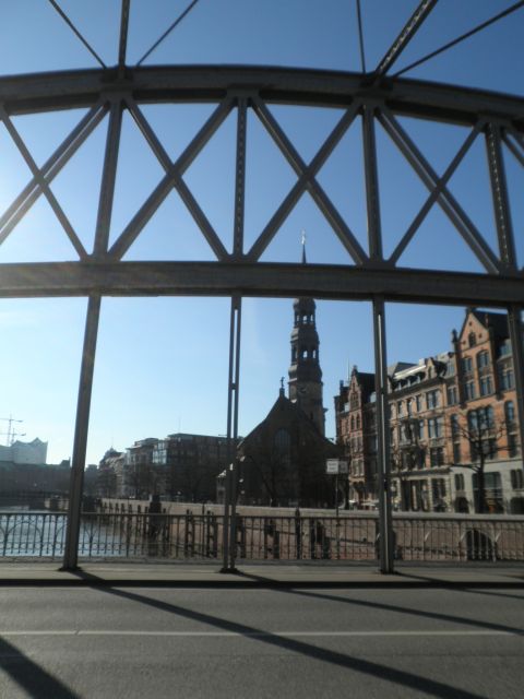 Hamburg: Exclusive Tour by Limousine With Chauffeur - Tour Experience