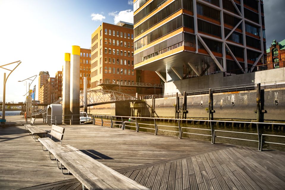 Hamburg: Reeperbahn, Port, & Fish Market Morning Tour - Itinerary Highlights