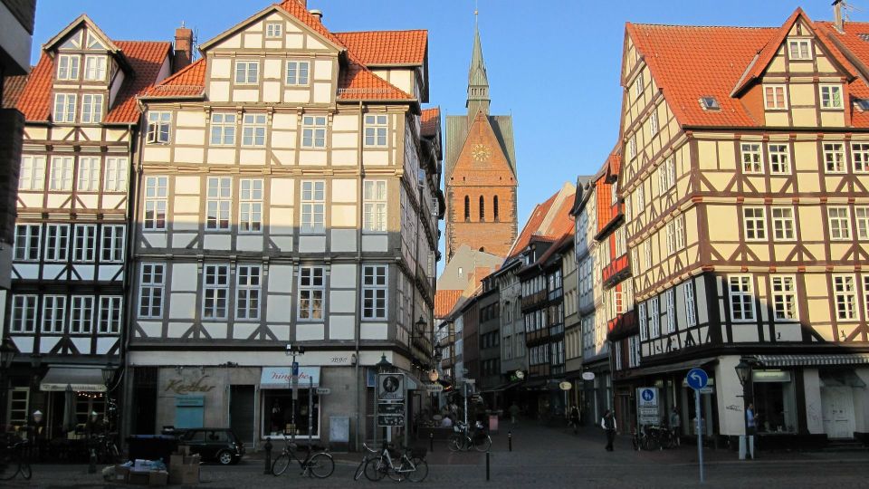 Hannover: Private Guided Walking Tour - Historical Significance