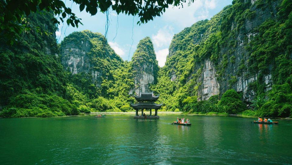 Hanoi: Ninh Binh - Halong 2 D1N Trip by Bus - Bungalow/Hotel - Day 1 Itinerary