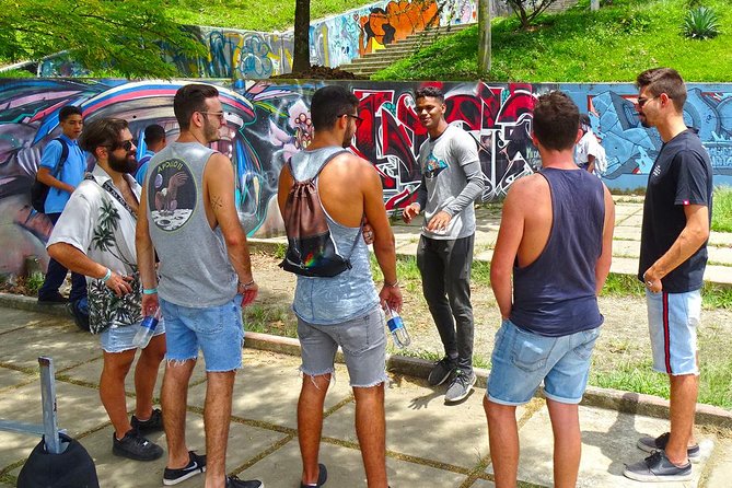 History and Street Art Tour in Comuna 13 - Street Art Highlights