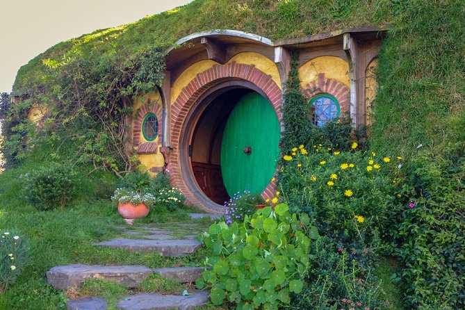 Hobbiton Movie Set Tour With Lunch From Auckland - Itinerary Highlights