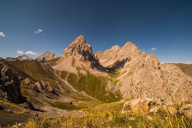 Horse Riding in Kyrgyzstan, Truly Nomadic Land - Panoramic Views From High Passes