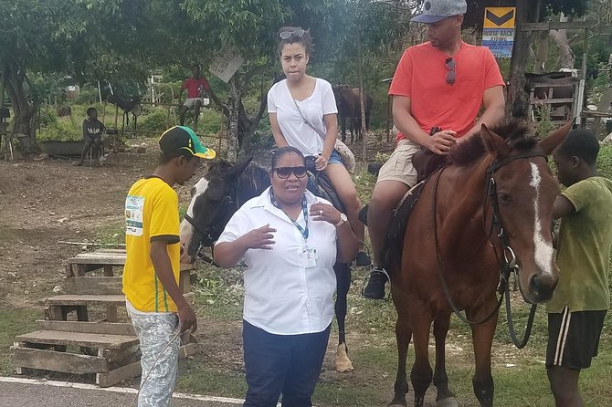 Hour Horseback Riding Guided Tour From Runaway Bay - Health and Safety Guidelines
