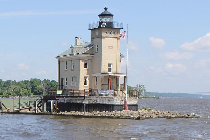 Hudson River Sightseeing Cruise From Kingston - Onboard Amenities