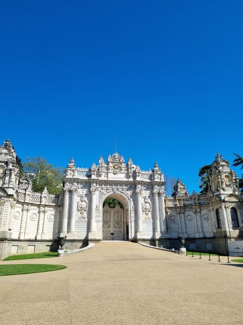 Istanbul: Dolmabahçe Palace Tour and Sunset Yacht Cruise - Experience and Amenities