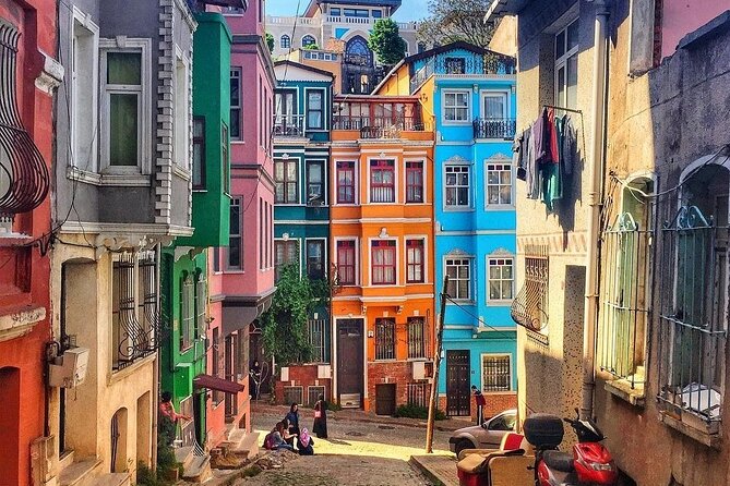 Istanbul in Colors: Balat Tour - Unique Neighborhoods Explored