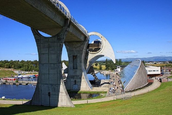 Kelpies and Falkirk Wheel Private Tour for 1 - 4 People From Greater Glasgow - Highlights of Kelpies