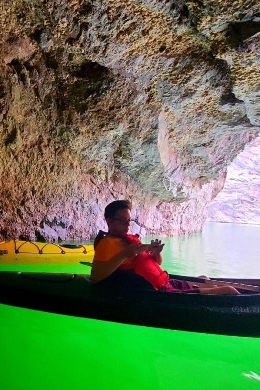 Kingman: Emerald Cave Guided Kayaking Tour - Live Guide and Kayaking Training