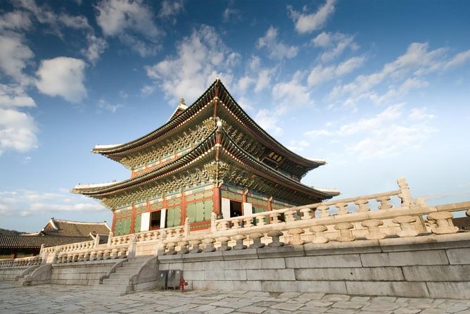 Korean Heritage Tour: Palaces and Villages of Seoul Including Gyeongbokgung Palace - Gyeongbokgung Palace Experience
