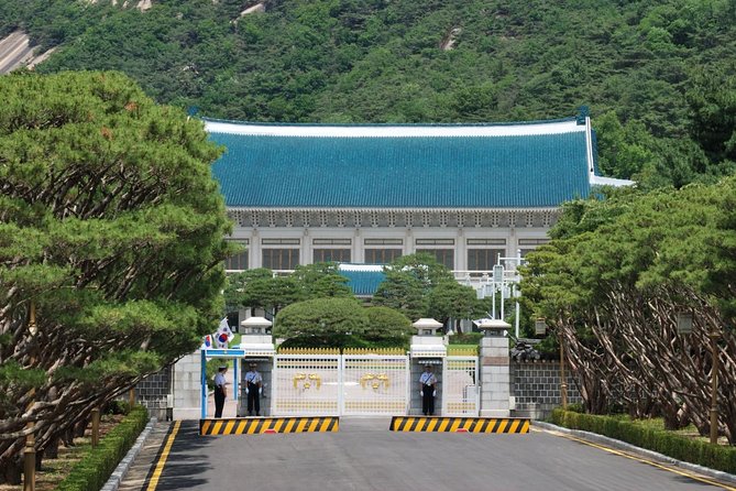 Korean Palace and Market Tour in Seoul Including Insadong and Gyeongbokgung Palace - Itinerary