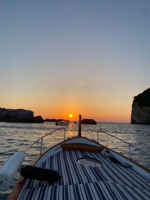 La Spezia: Sunset Boat Tour in Golfo Dei Poeti - Aboard a Ligurian Gozzo