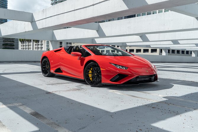 Lamborghini Huracan Spyder - Supercar Driving Experience in Miami - Age and Meeting Point