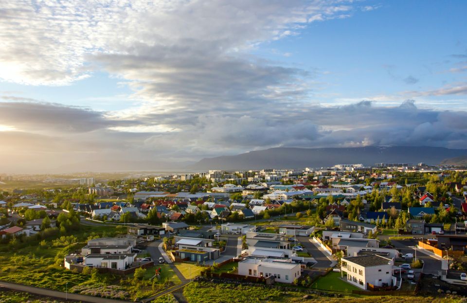 Landmarks From Above: Helicopter Tour With Geothermal Bath - Iconic Landmarks Explored