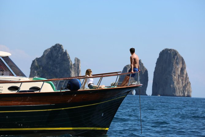 Li Galli Islands and Capri Small Group Boat Tour From Amalfi - Meeting Point and Duration