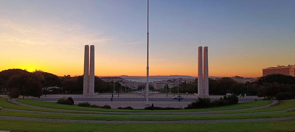 Lisbon: 4 Hour Private Tour Through Lisbon (Up to 6 People) - Highlights of the Tour