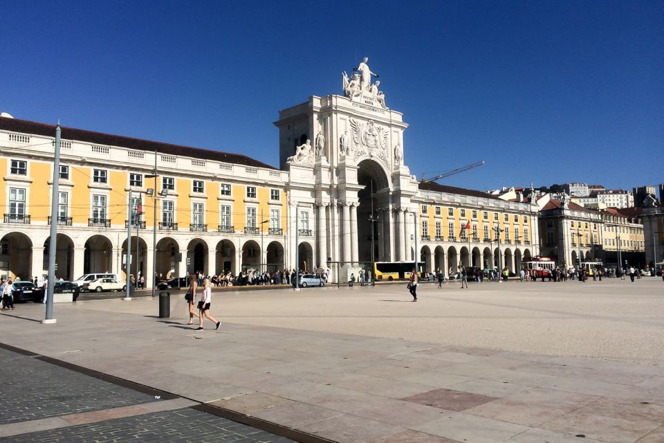 Lisbon: Old Quarter Highlights Tour - Duration and Languages