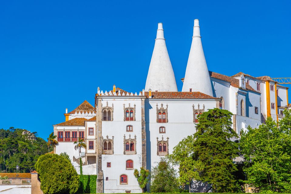 Lisbon: Pena Palace, Sintra, Regaleira and Cascais Tour - Itinerary Overview