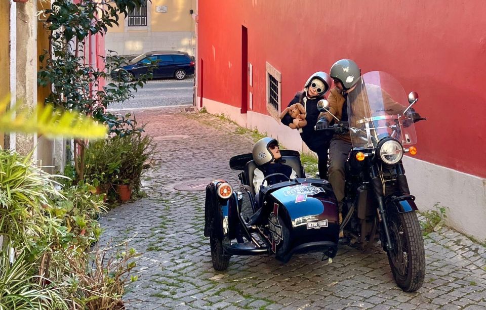 Lisbon : Private Motorycle Sidecar Tour (1h30) - Vintage Retro Motorcycle Sidecar