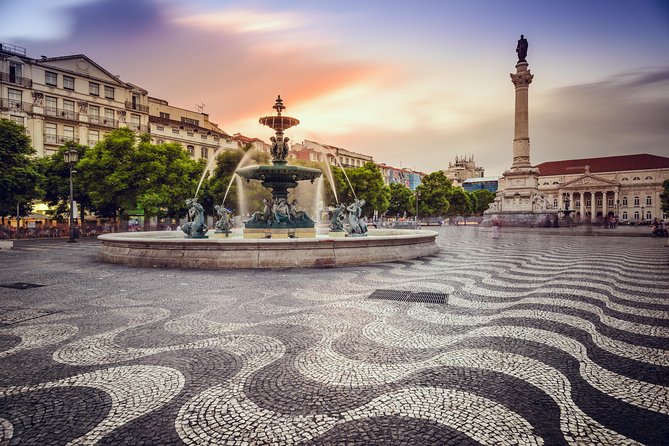 Lisbon Small Group Tour With Dinner & Fado Music - Itinerary and Experience