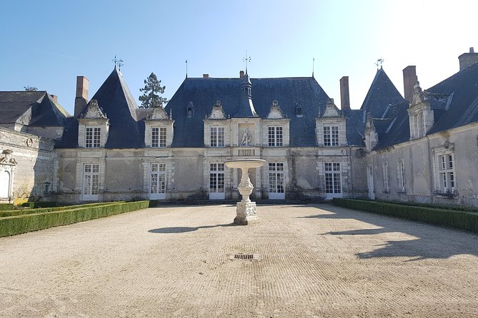 Loire Valley Day Tour Chambord and Chenonceau Plus Lunch at a Private Castle - Renaissance Architecture and Riverside Settings