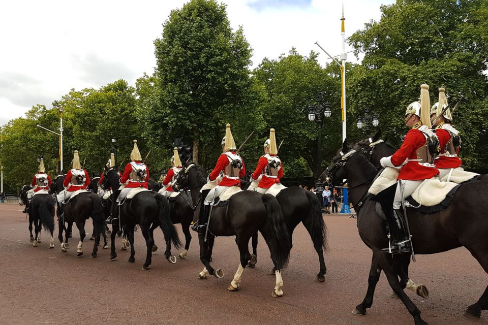 London: 30 London Sights Guided Walking Tour - Itinerary Highlights