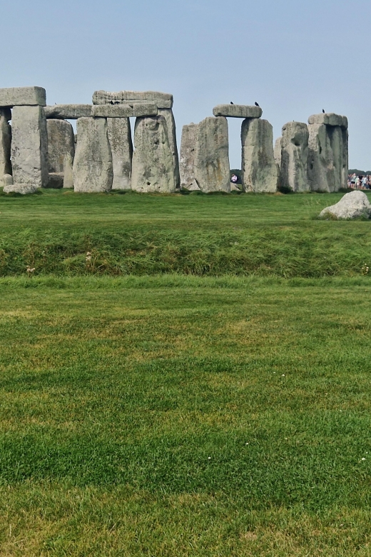 London: Stonehenge, Salisbury Cathedral and Avebury Day Tour - Itinerary Highlights