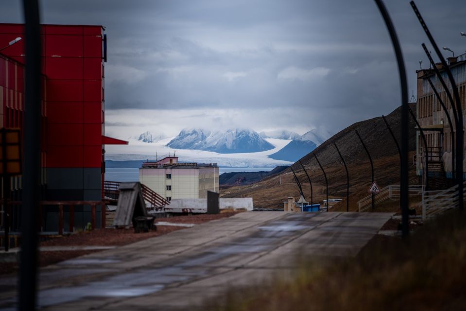 Longyearbyen: Private Guided Walking Tour - Historical Significance of Longyearbyen