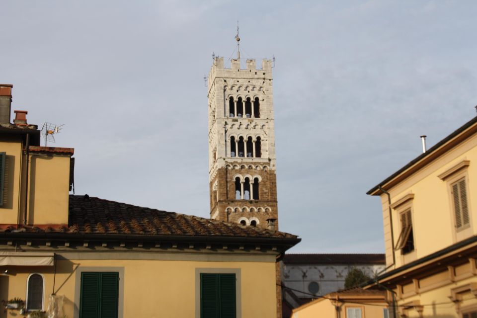 Lucca: on Thursdays, Bike Tour & Aperitif - Tour Highlights