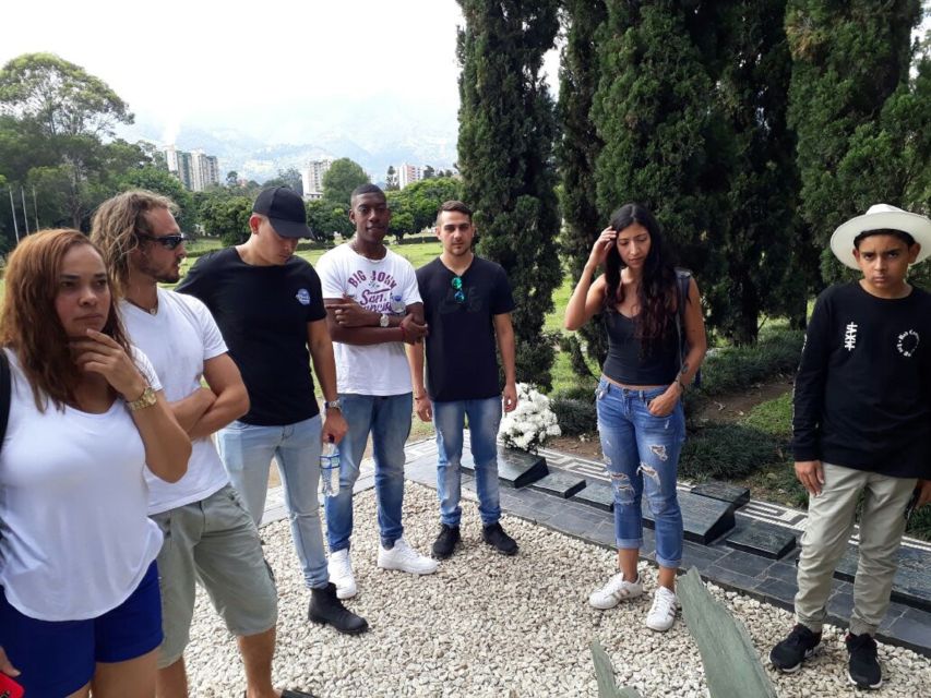 Medellin and Guatape Full Day Pablo Escobar Tour - Experience Highlights