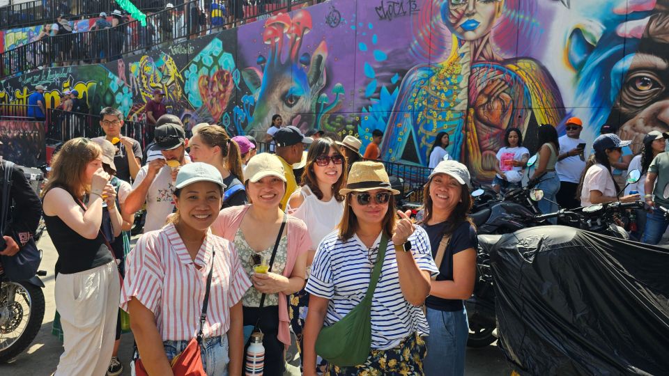 Medellín: Comuna 13 and Graffiti Guided Tour With a Local - Key Attractions in Comuna 13