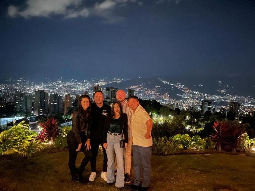 Medellín Nightlife Tour Bilingual Hosts - Meet Your Tour Guides